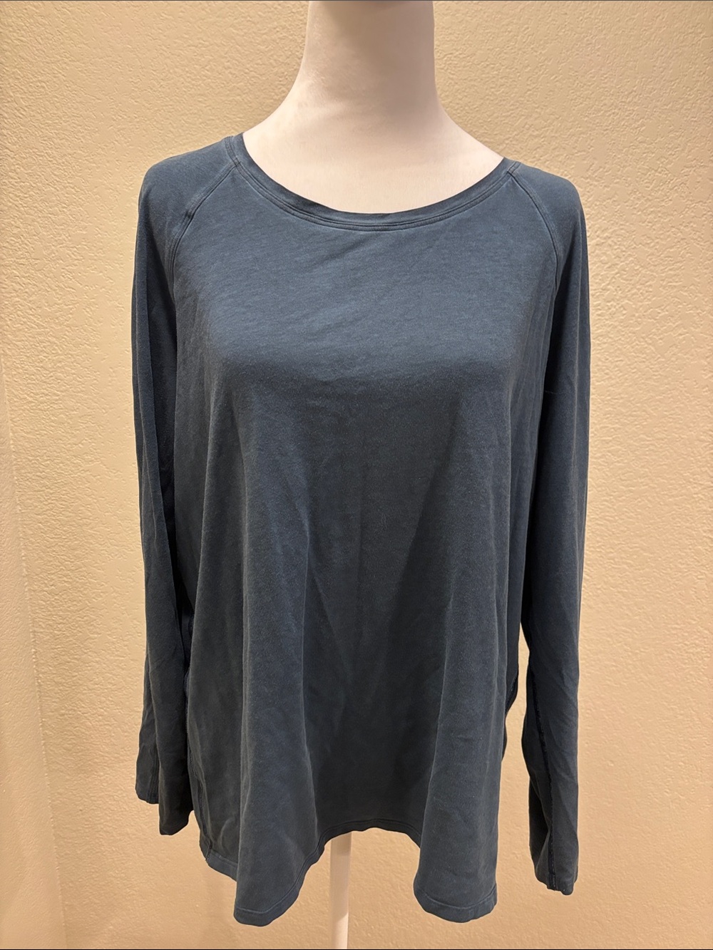 lululemon athletica Long Sleeve Crewneck Top - Slate Blue
